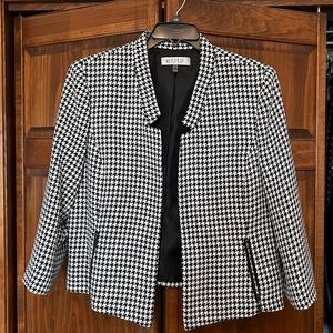 Kasper houndstooth blazer. Size 16